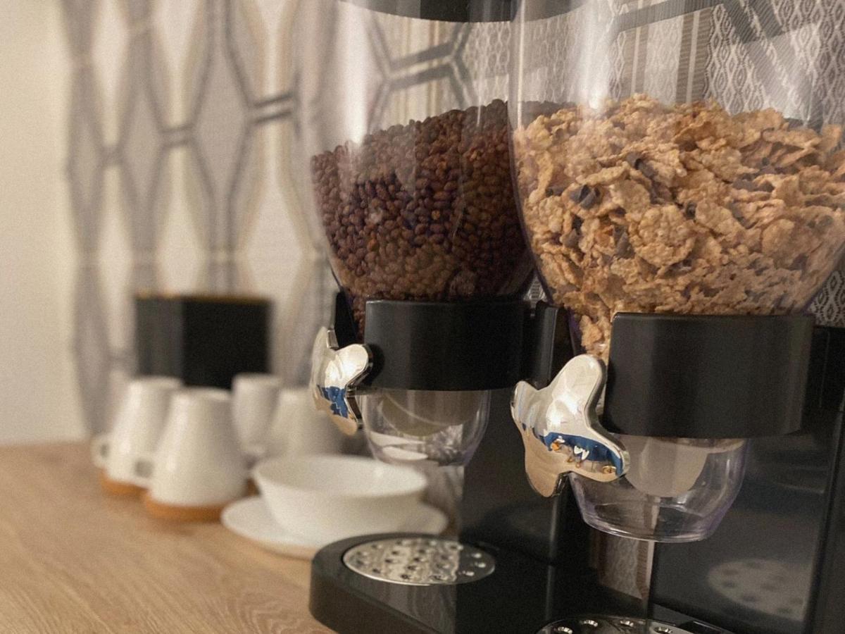 Domus Luigi Leone II Bed & Breakfast Napoli Bagian luar foto