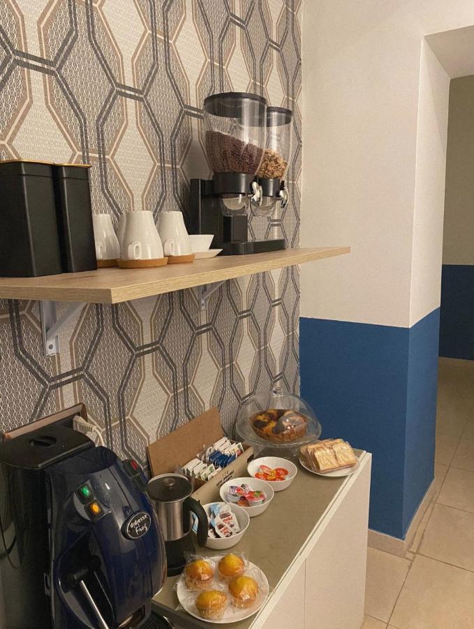 Domus Luigi Leone II Bed & Breakfast Napoli Bagian luar foto