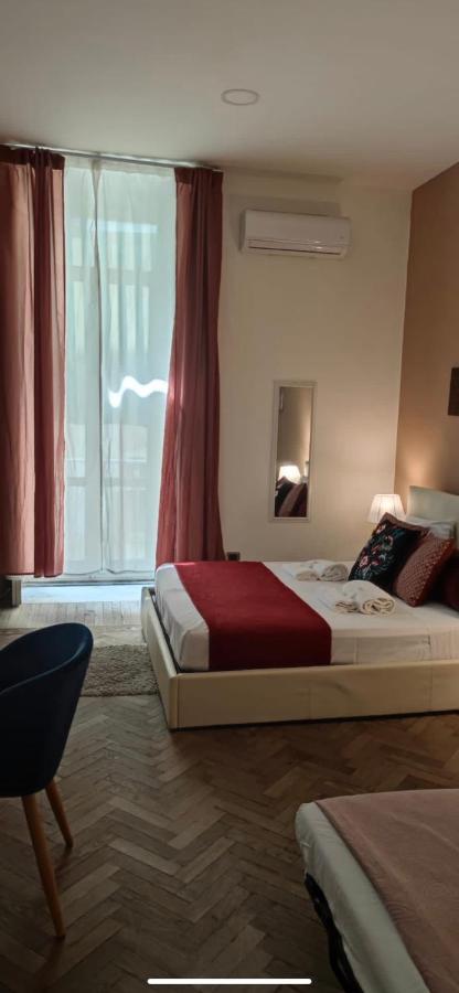 Domus Luigi Leone II Bed & Breakfast Napoli Bagian luar foto