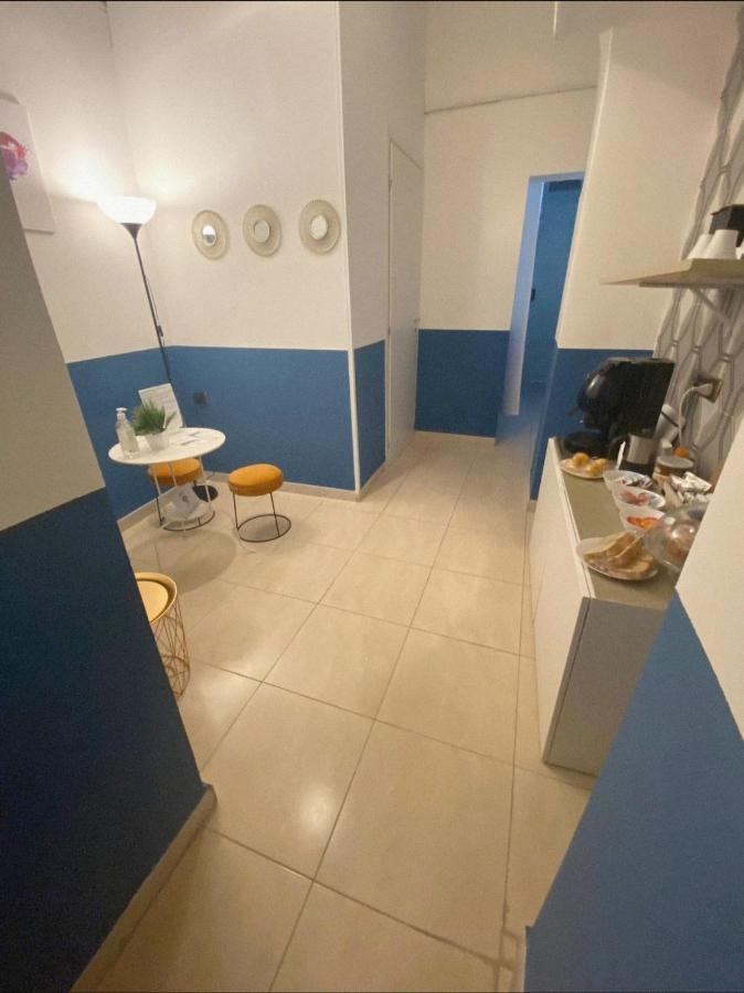 Domus Luigi Leone II Bed & Breakfast Napoli Bagian luar foto