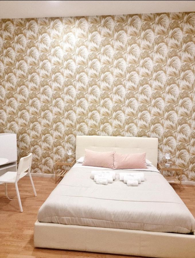 Domus Luigi Leone II Bed & Breakfast Napoli Bagian luar foto