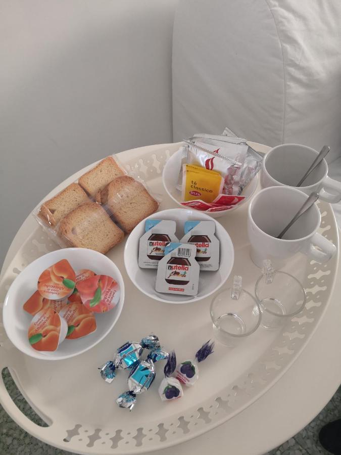 Domus Luigi Leone II Bed & Breakfast Napoli Bagian luar foto